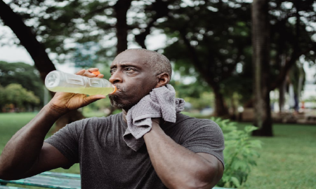 Zweet je veel tijdens het sporten? Met deze 5 sportdrankjes vul je alles zo weer aan